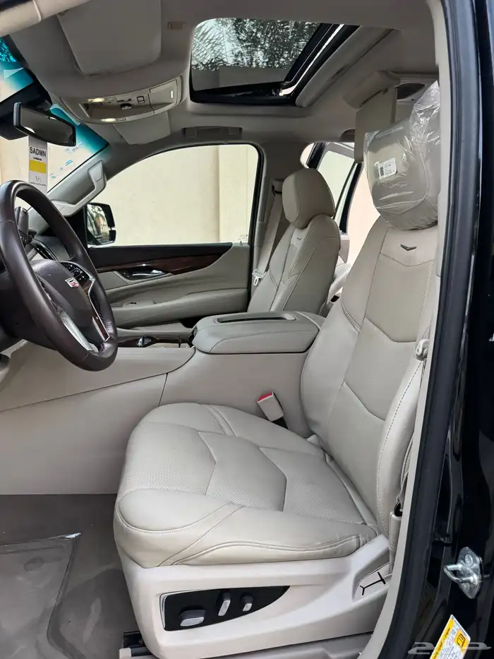 اسكاليد 2015 قصير سعودي اعلى فئه بحالة الوكاله 26