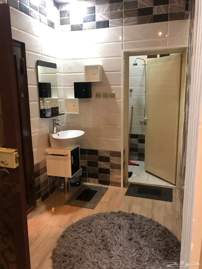 شقة فاخرة أرضية بمدخل خاص مفروشة للإيجار 2