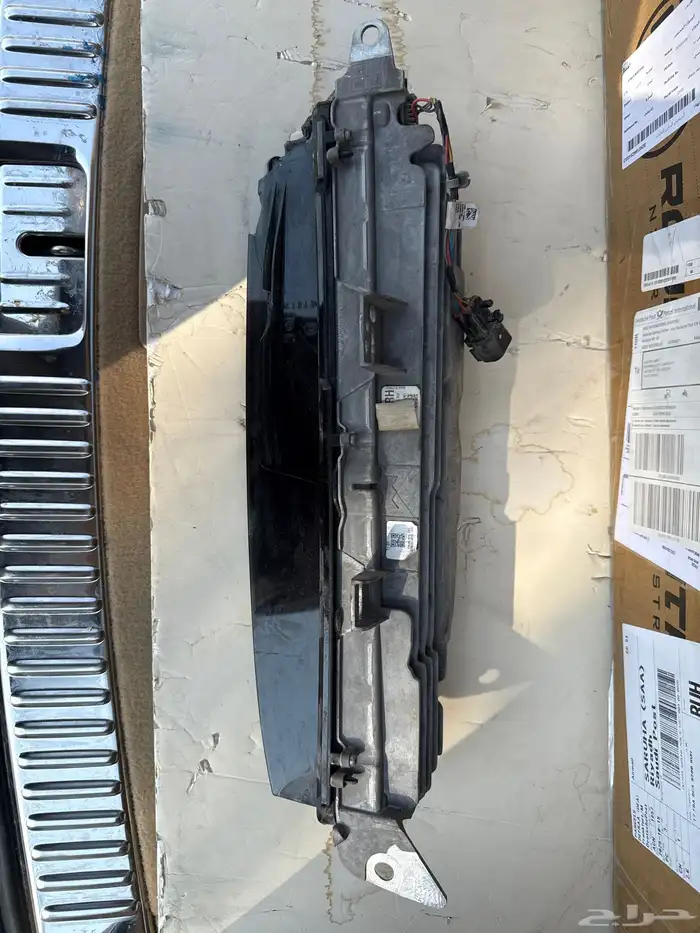 اصطب رنج روفر 2024 خلفي يمين مستعمل 1