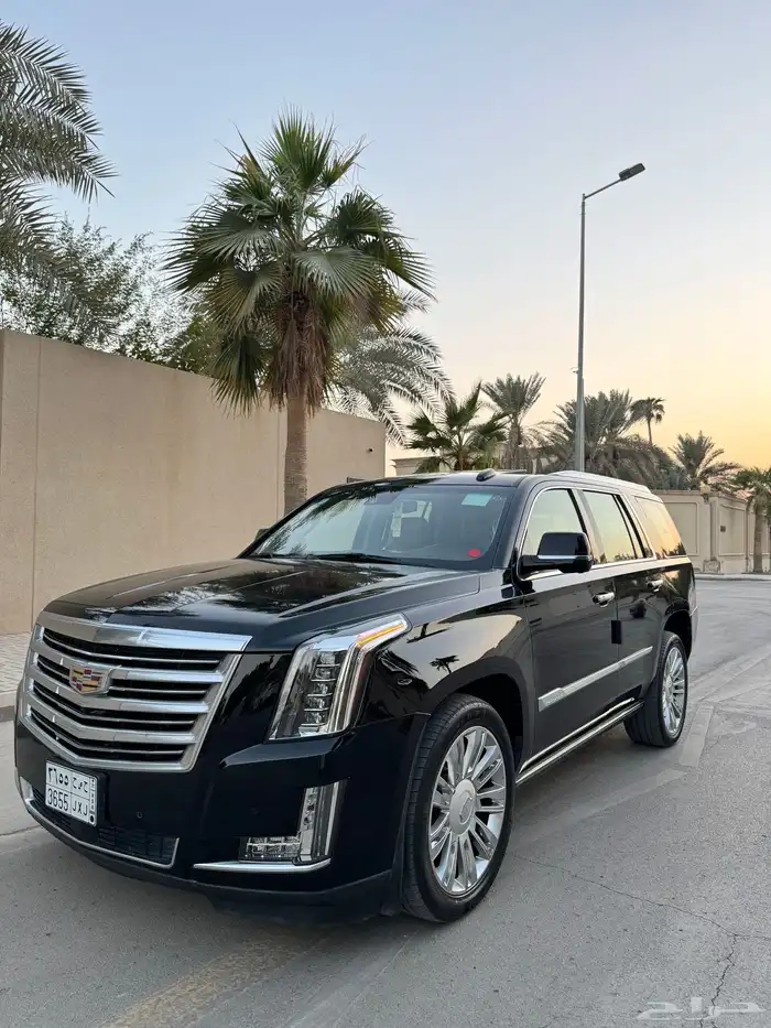 اسكاليد 2015 قصير سعودي اعلى فئه بحالة الوكاله 6