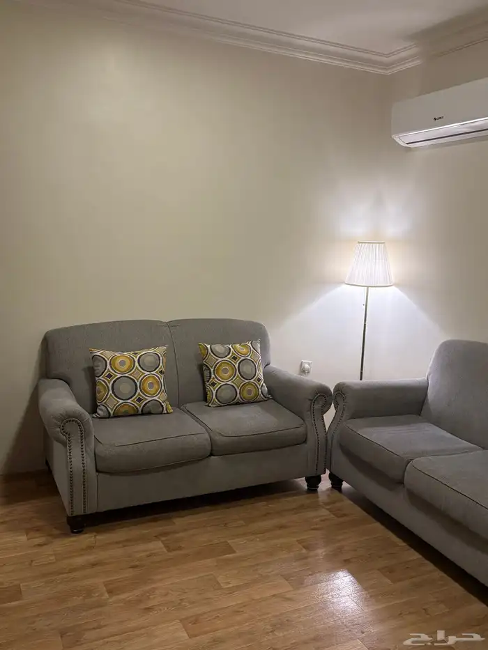 كنب مستخدم من اشلي 2