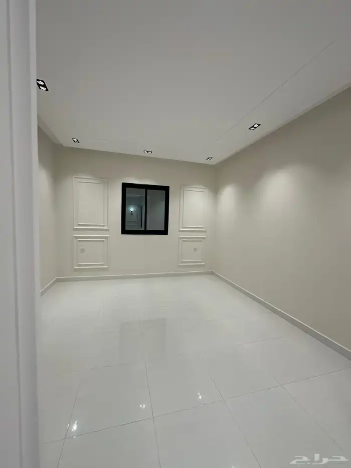 فرصة شقق علوية مع بلكونة بحي التحلية 520 الف غرب الخميس 11