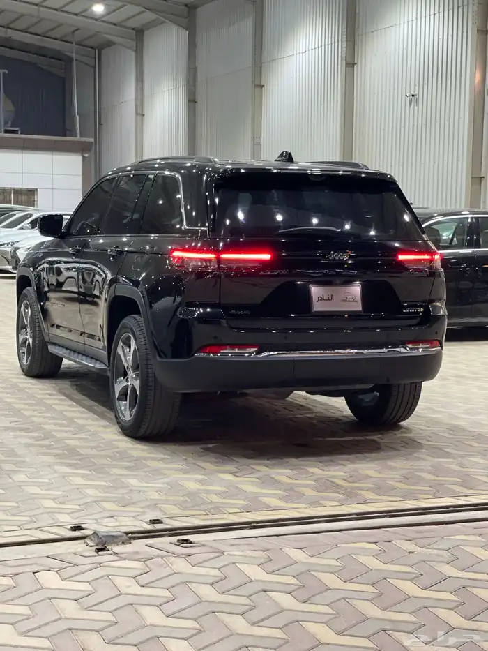 جراند شروكي ليمتد بلس V6 2024 3