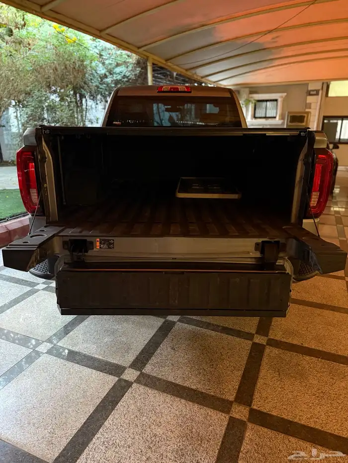 سييرا AT4 نظيف رمادي 10