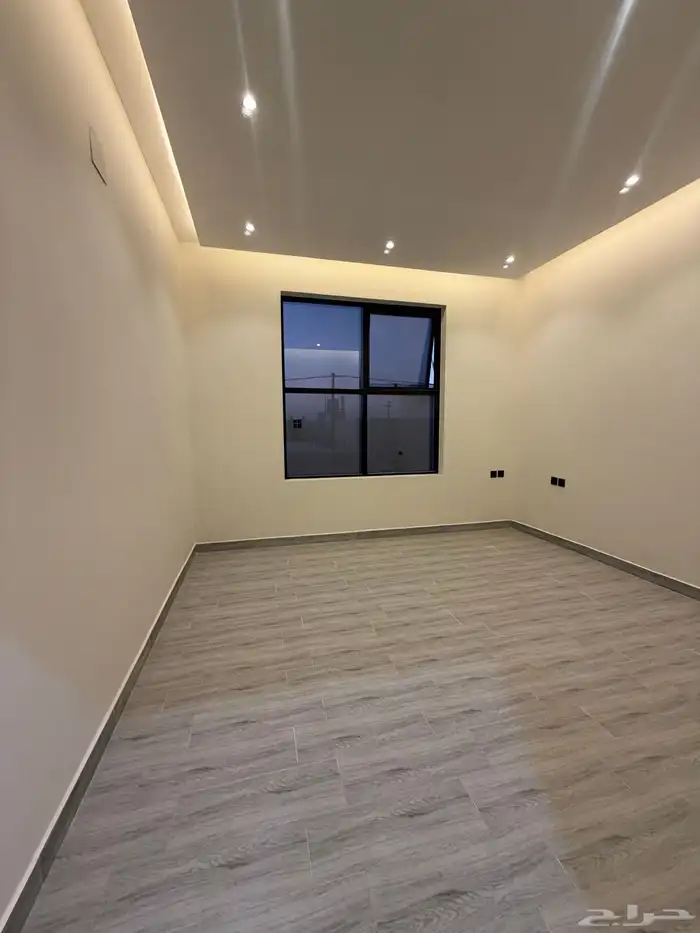 للبيع فيلا كبيره مودرن البكيريه حي الرياض 32