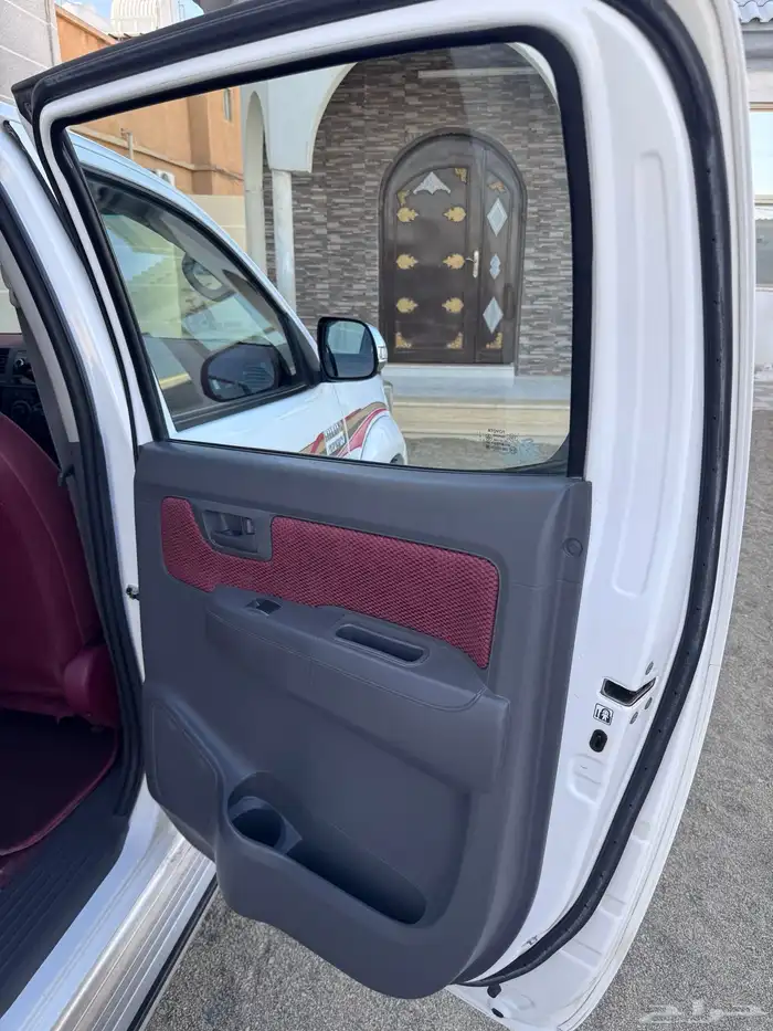 هايلوكس ( مخزن بريمي ) 89