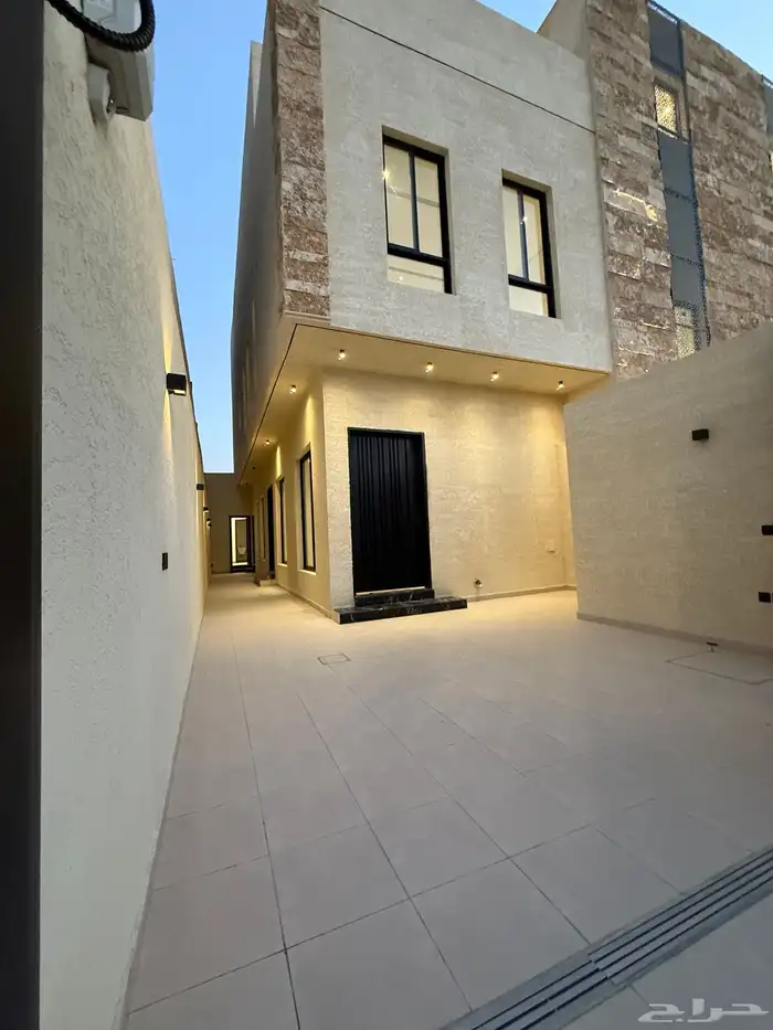 تاون هاوس ارضي للبيع بحي الصفا 1