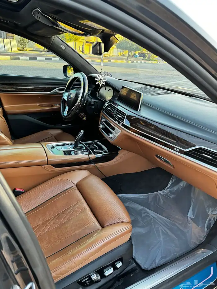 BMW 2019 740li 12