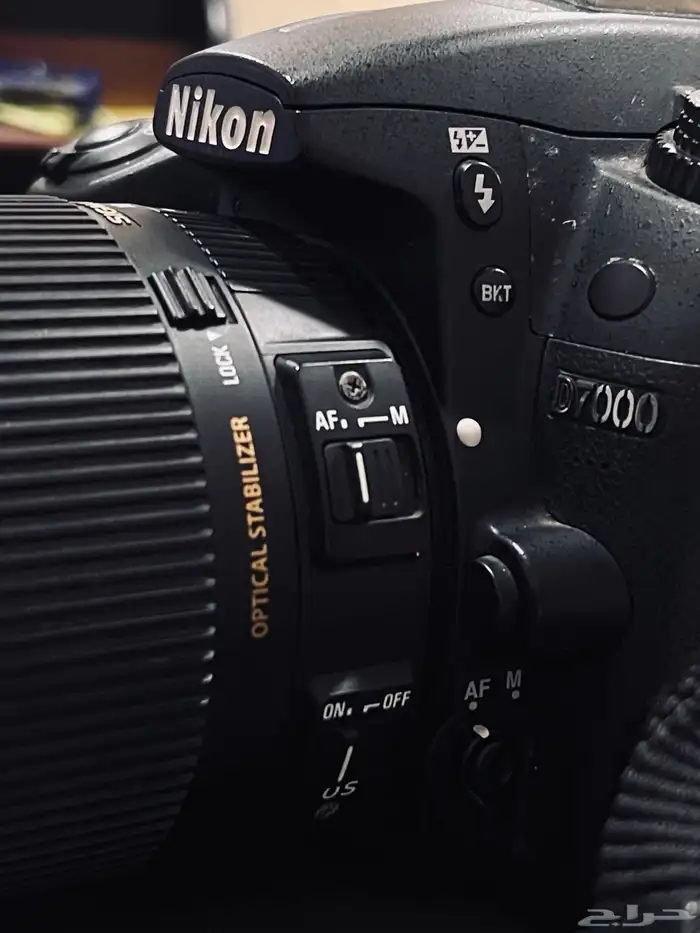 للبيع كاميرا نيكون D7000 مع عدسة سيقما 18-200 0
