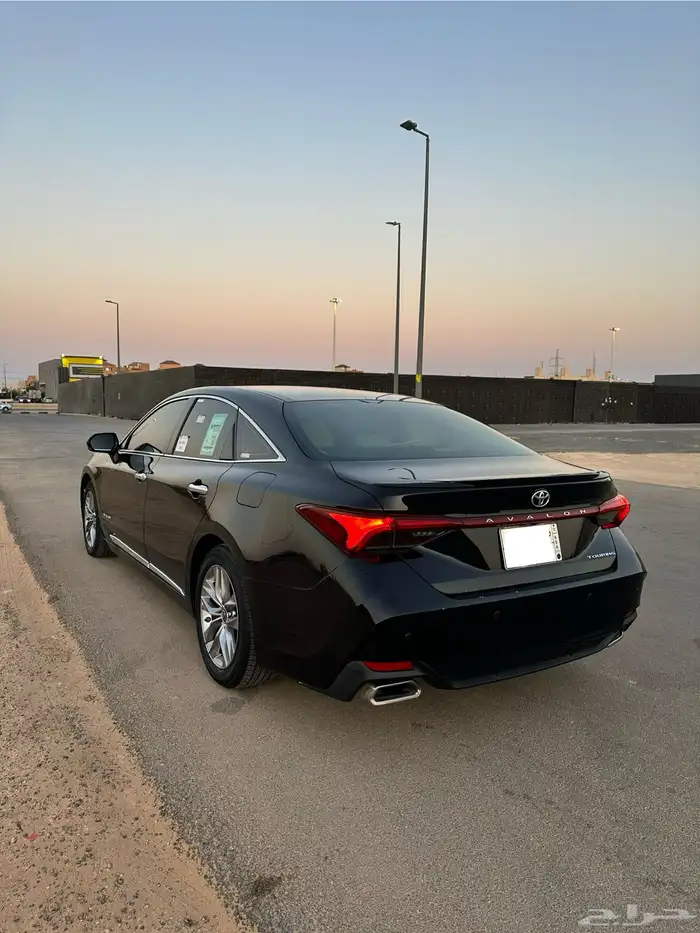 للبيع افالون اسود تورنق 2022 0