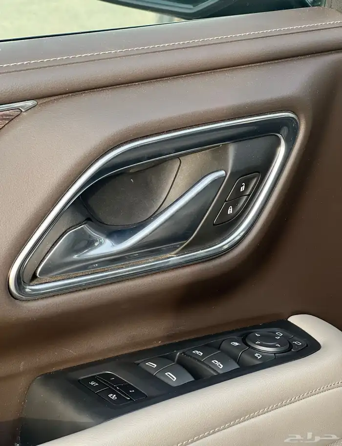 للبيع شيفرولية تاهو فئة z71 اعلى فئة بحالة الوكالة 15