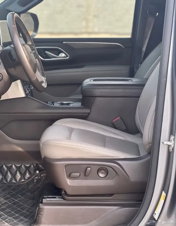 للبيع شيفرولية تاهو فئة z71 اعلى فئة بحالة الوكالة 9