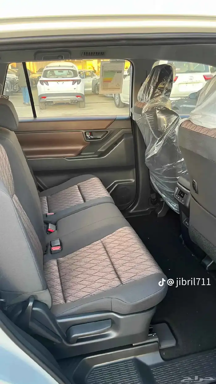 تويوتا انوفا 2025 GL بنزين 3