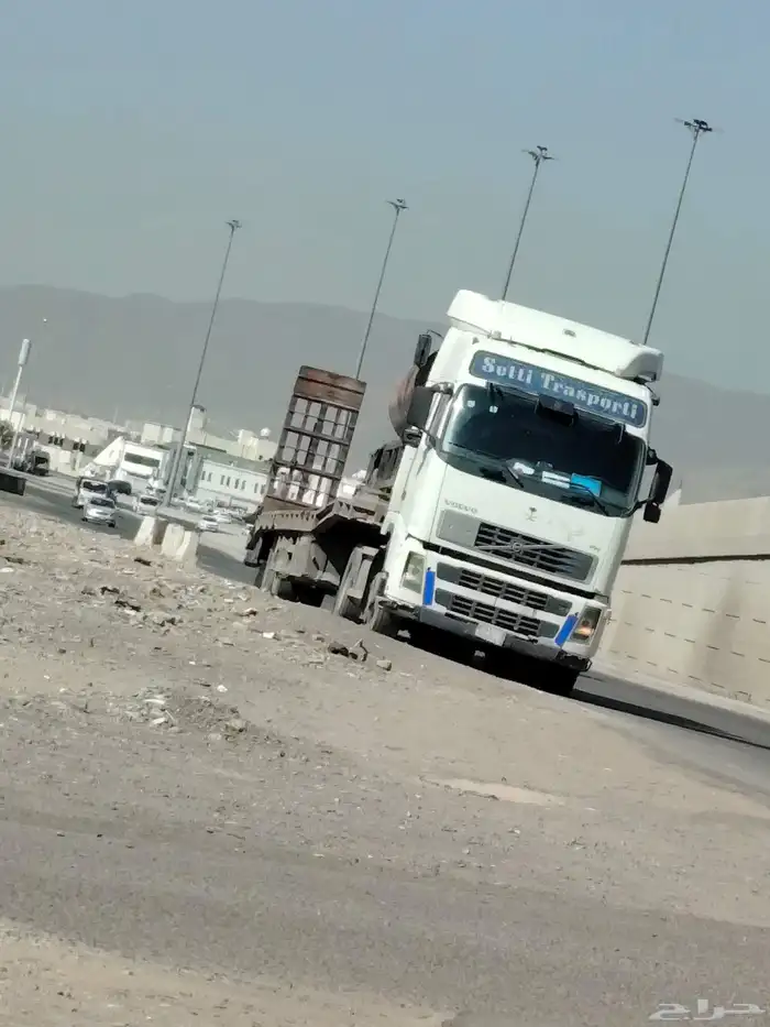 لوبد لنقل المعدات في الخرمه 0