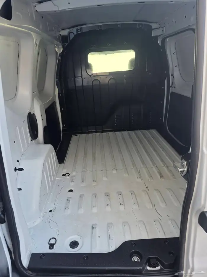 رينو دوكر فان 2022 حبتين نضيف بنزين 12