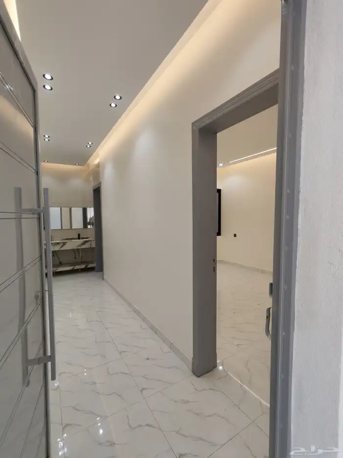 للبيع بشمال الخميس روف مع بايكه سياره ب 650 الف vip 27