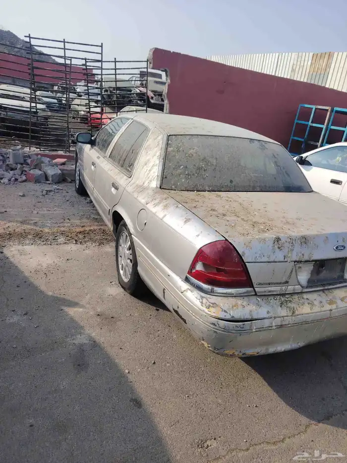 فورد فكتوريا من 2000 لين 2011 موجود جميع قطع غيار فقط 187 1