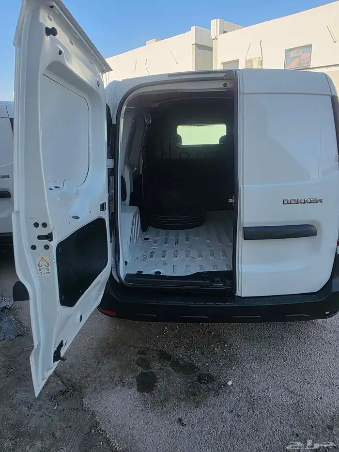 رينو دوكر فان 2022 حبتين نضيف بنزين 7