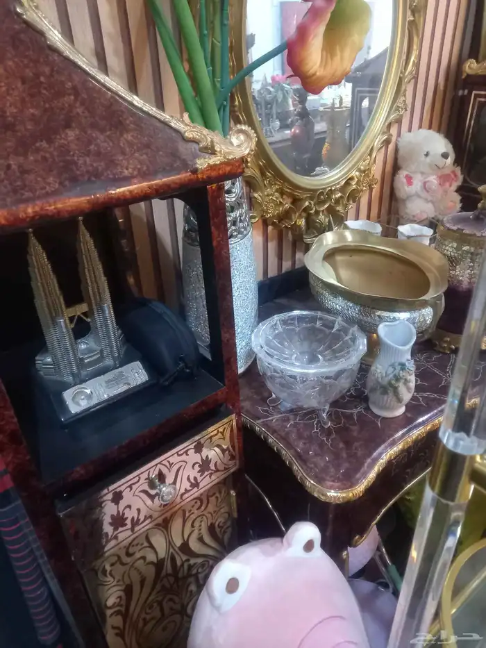 دولاب عبايات وتحف وانتيكات 9