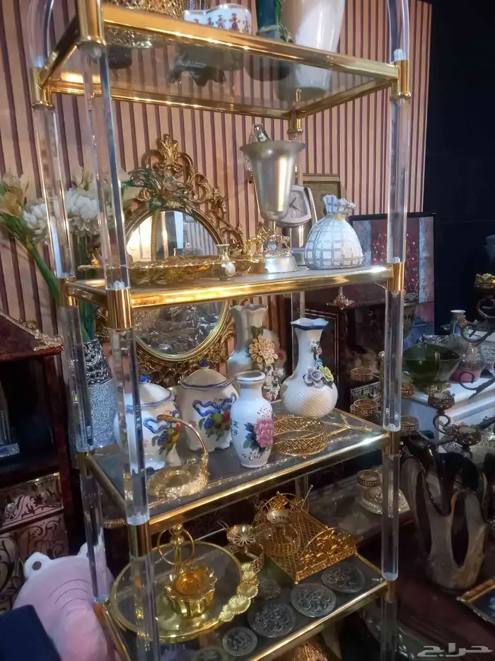 دولاب عبايات وتحف وانتيكات 8