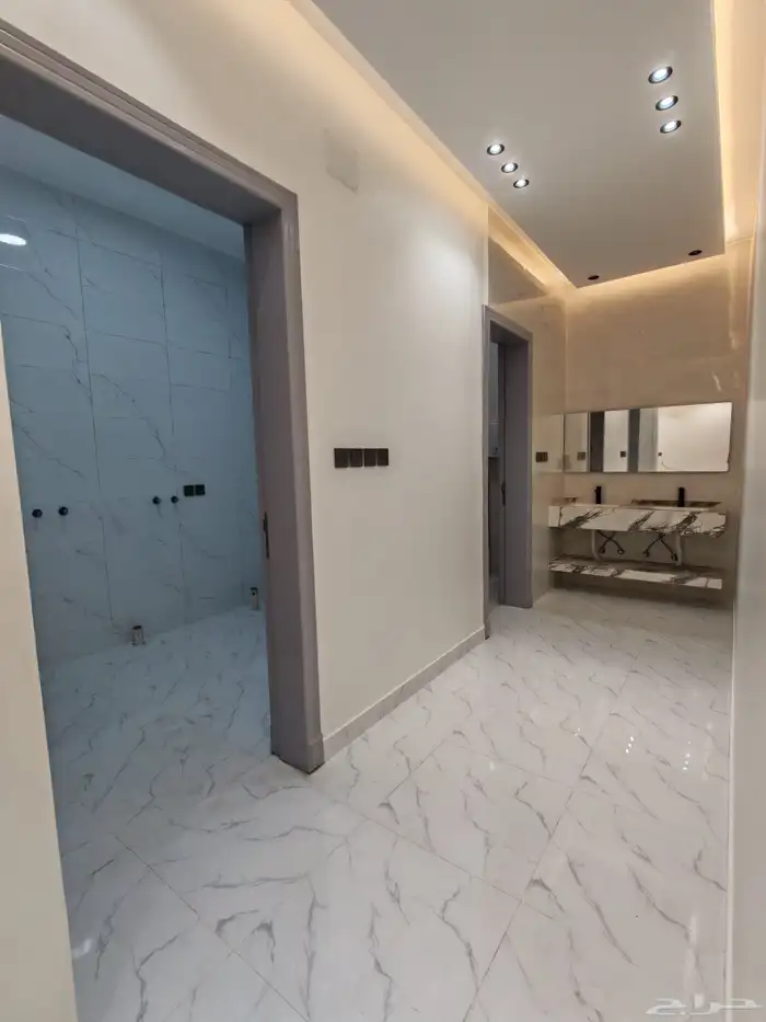 للبيع بشمال الخميس روف مع بايكه سياره ب 650 الف vip 33