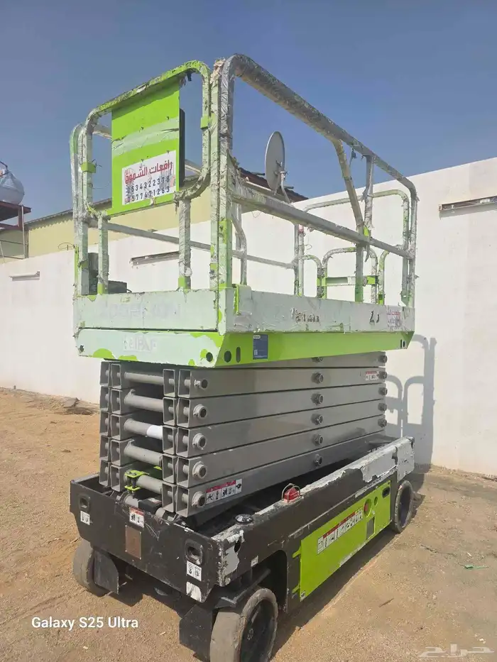 رافعه مقصيه 12متر للايجار متوفر كل المقاسات سيزرلفت للايجار 4
