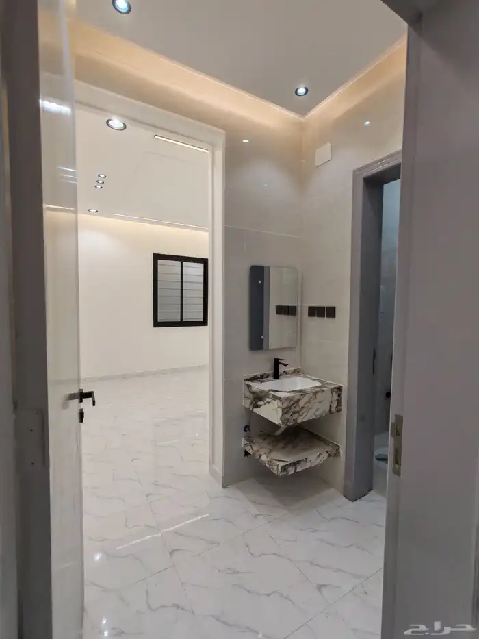 للبيع بشمال الخميس روف مع بايكه سياره ب 650 الف vip 19