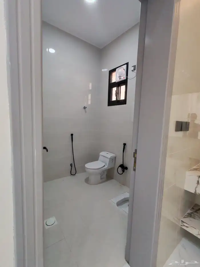 للبيع بشمال الخميس روف مع بايكه سياره ب 650 الف vip 31