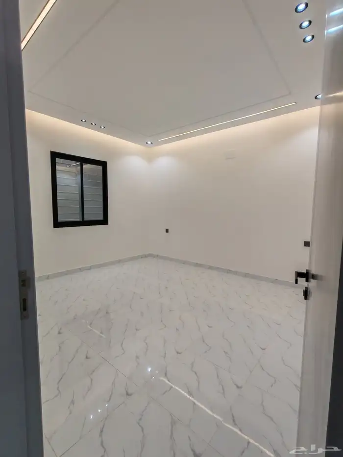 للبيع بشمال الخميس روف مع بايكه سياره ب 650 الف vip 17