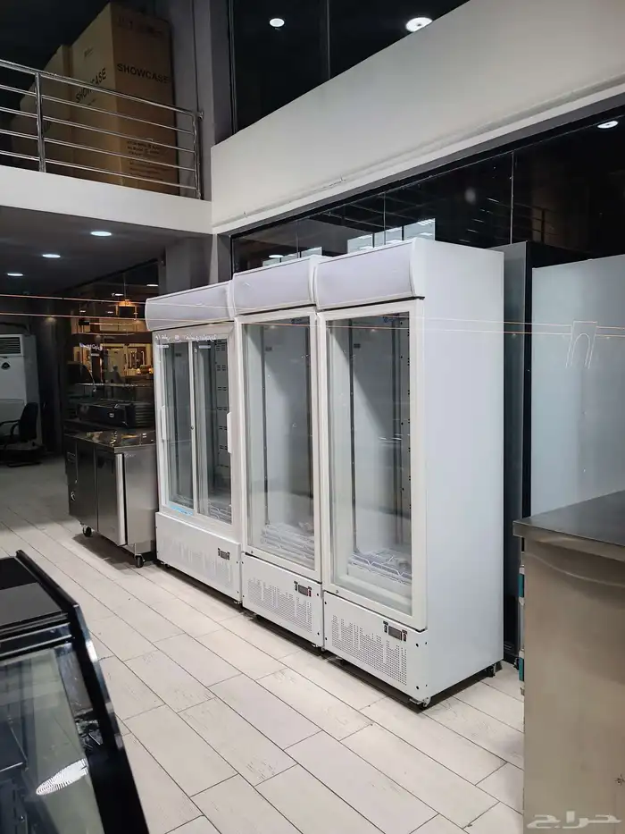 ثلاجه عرض عصاير وبيبسي 9