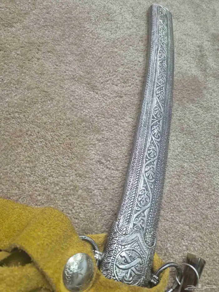 سيف فضه قديم منقوش وسله قديمه مع الحزام جلد 0