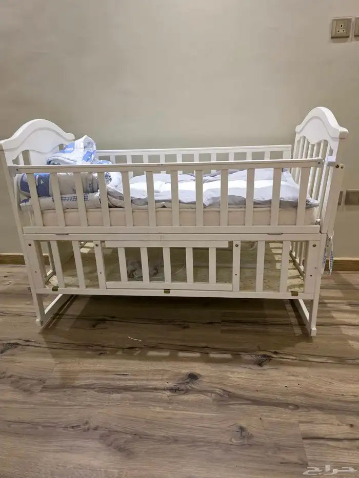 سرير أطفال للبيع 0