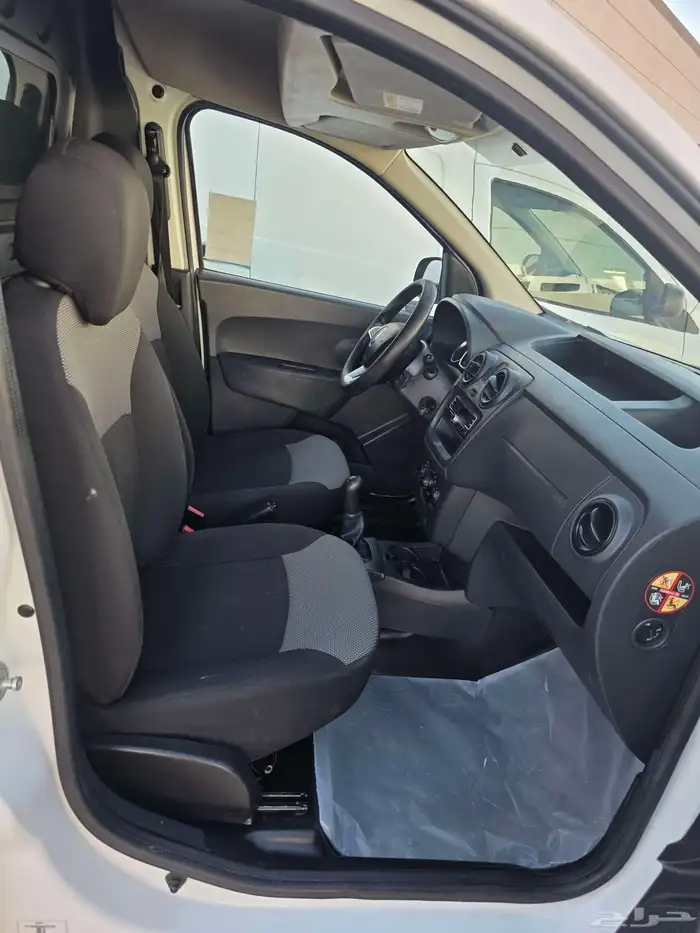 رينو دوكر فان 2022 حبتين نضيف بنزين 4