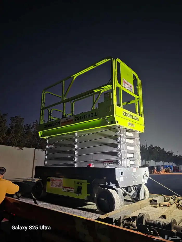 1.  سيزر لفت 6 متر سيزرلفت 8متر سيزرلفت 10متر سيزرلفت 12متر 5