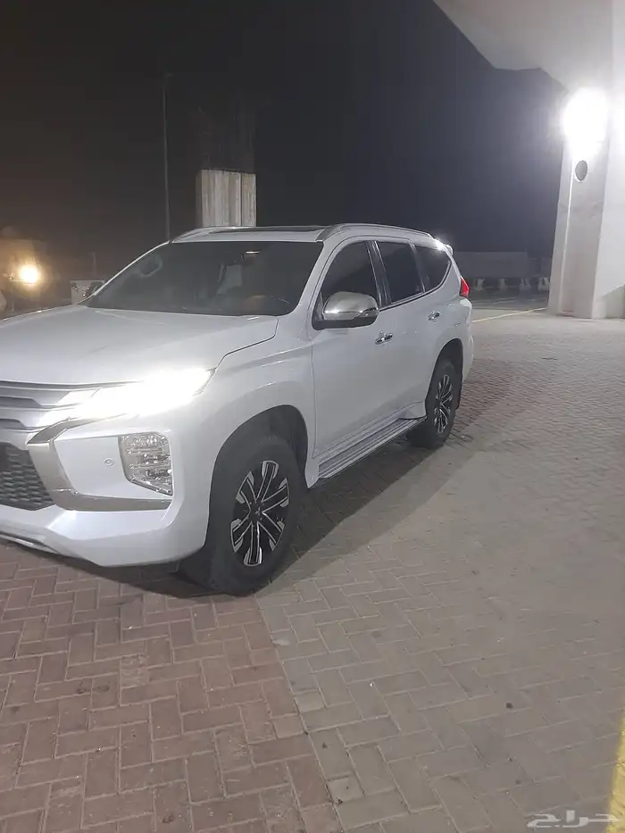 مستوبيشي مونتيرو موديل 2023 ديزل فل كامل للبيع 2