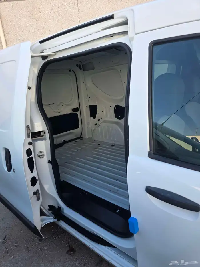 رينو دوكر فان 2022 حبتين نضيف بنزين 11