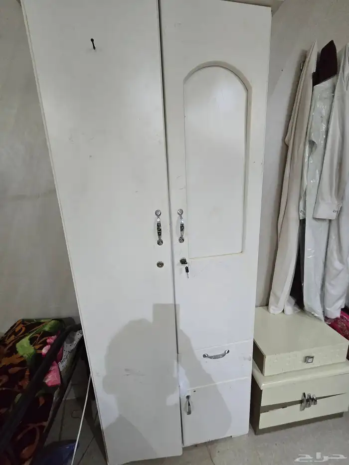 دولاب للبيع السعر 100 ريال ضلفتين 1