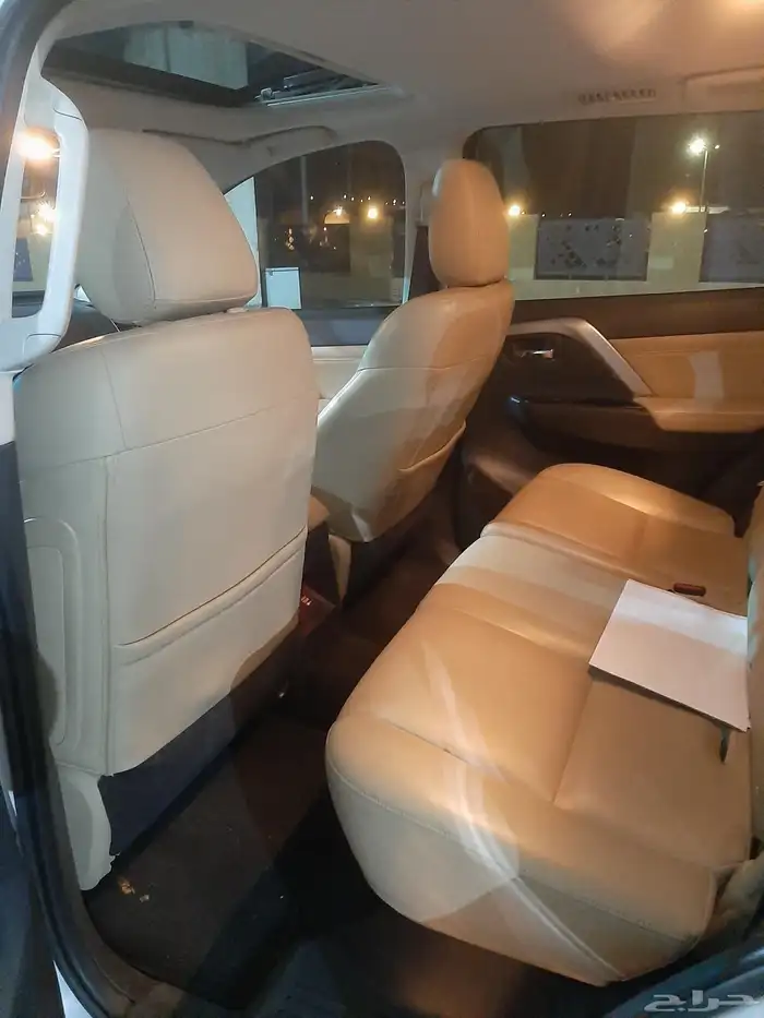 مستوبيشي مونتيرو موديل 2023 ديزل فل كامل للبيع 8