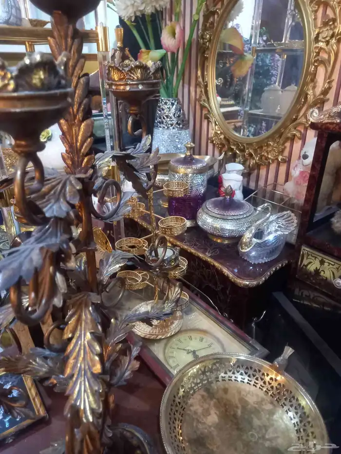 دولاب عبايات وتحف وانتيكات 3