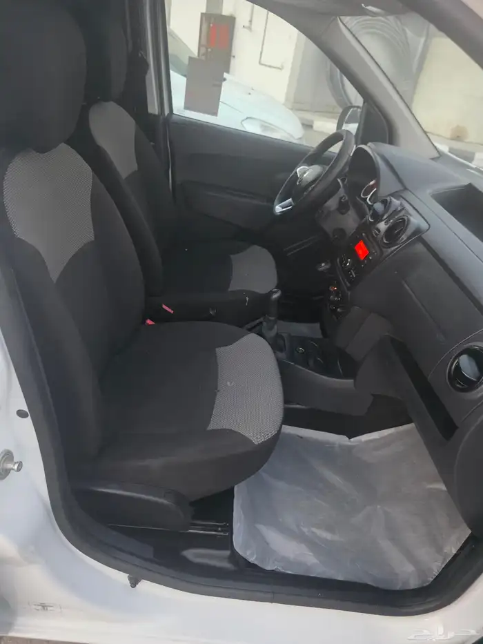 رينو دوكر فان 2022 حبتين نضيف بنزين 28