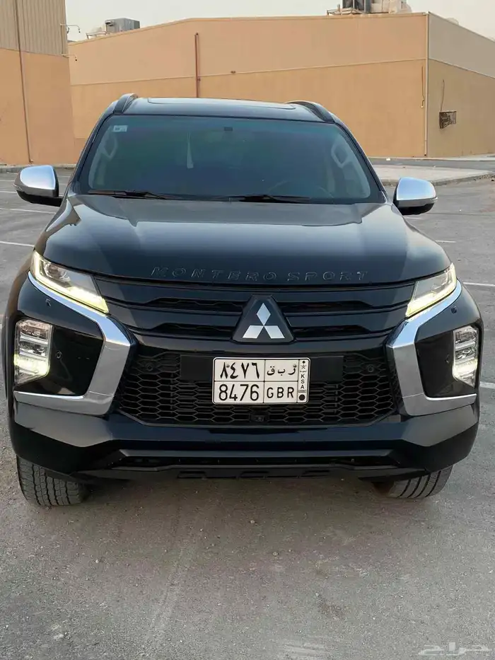 متسوبيشي مونتيرو 2022 أعلى فئه 0
