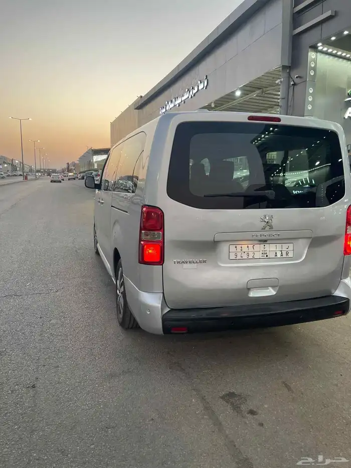 بيجو ترافلر 2018 نظيف 3