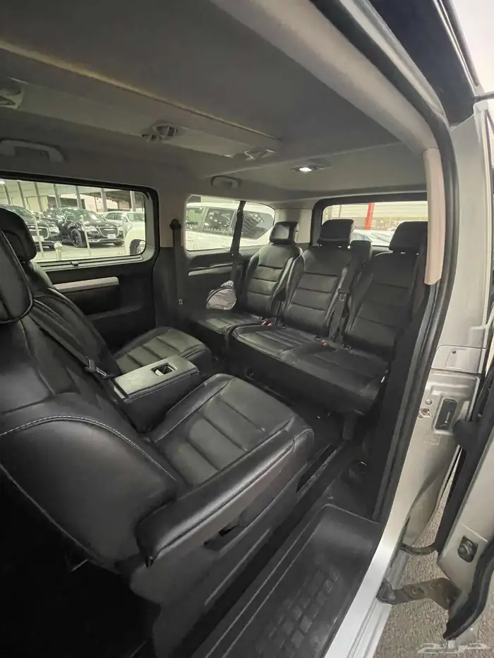 بيجو ترافلر 2018 نظيف 5