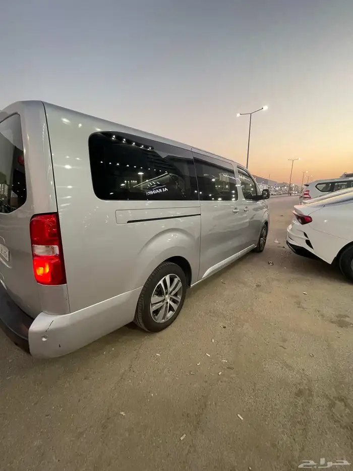 بيجو ترافلر 2018 نظيف 4