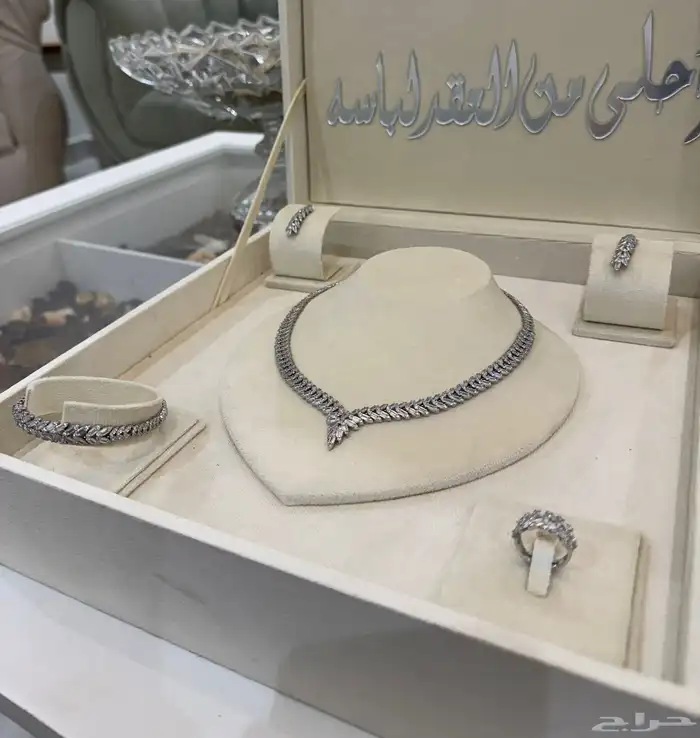 طقم اكسسوار عرايس 3