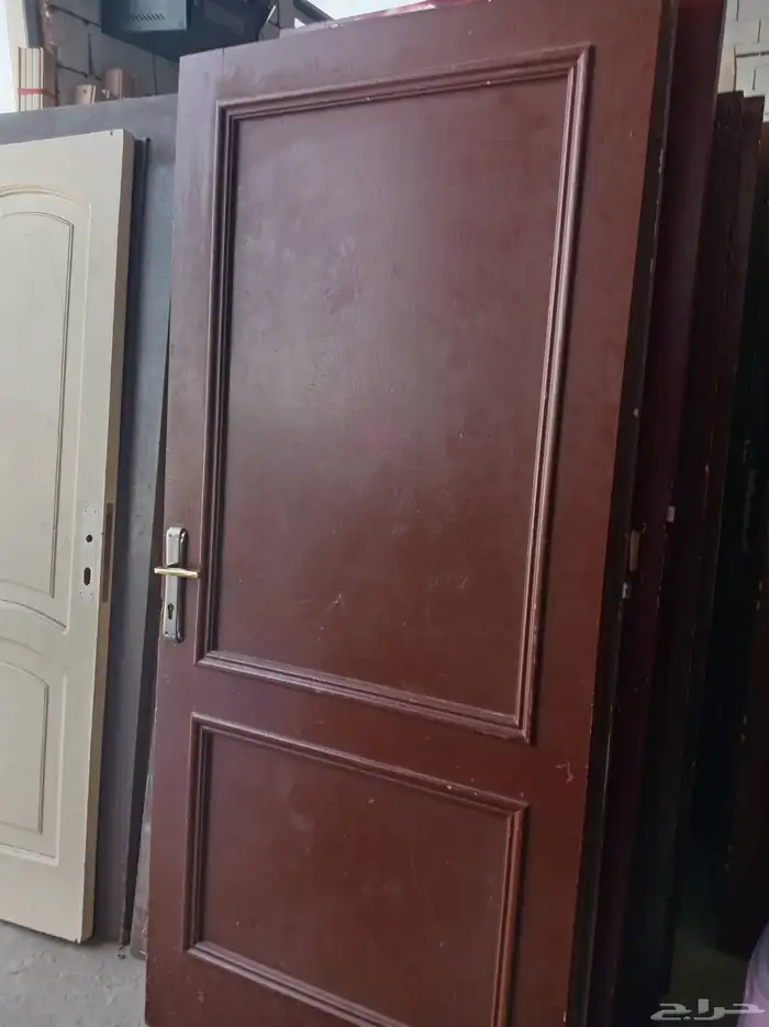 ابواب خشب مستخدمه وابواب حديد والمنيوم جديد للبيع 2
