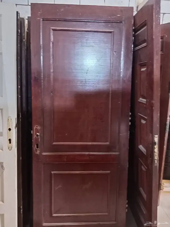 ابواب خشب مستخدمه وابواب حديد والمنيوم جديد للبيع 6