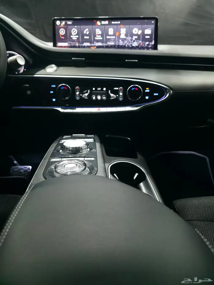 جنسس GV70 2023 فل كامل ديزل 23