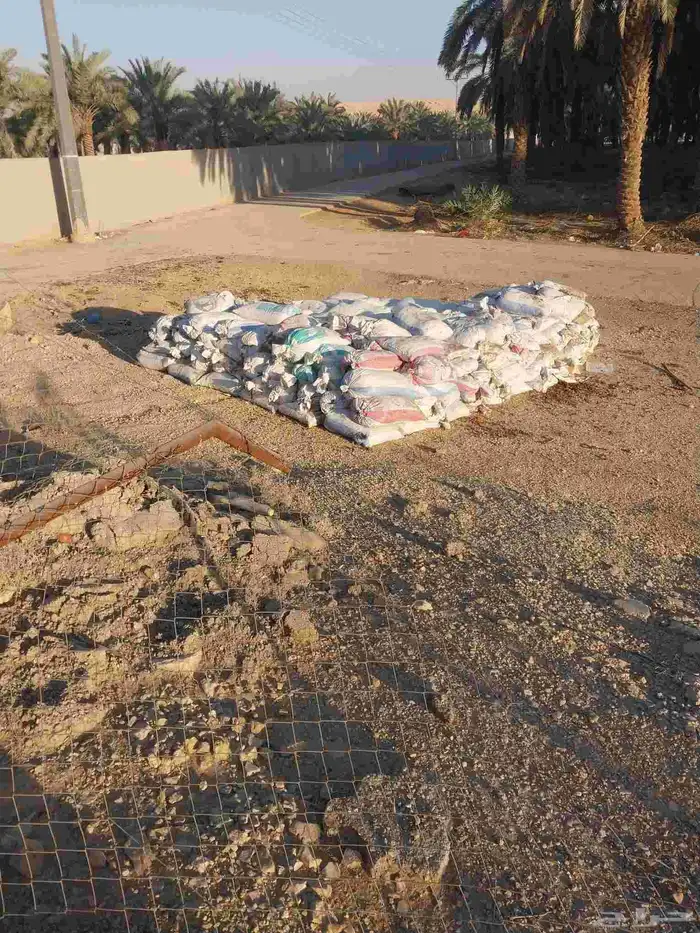 تمر حوالي 140كيس موقع درعيه 1