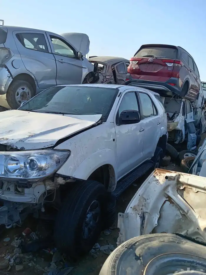 قطع هونداي النترا من 2010 الى 25 قطع تويوتا هايلوكس راش جميع 8